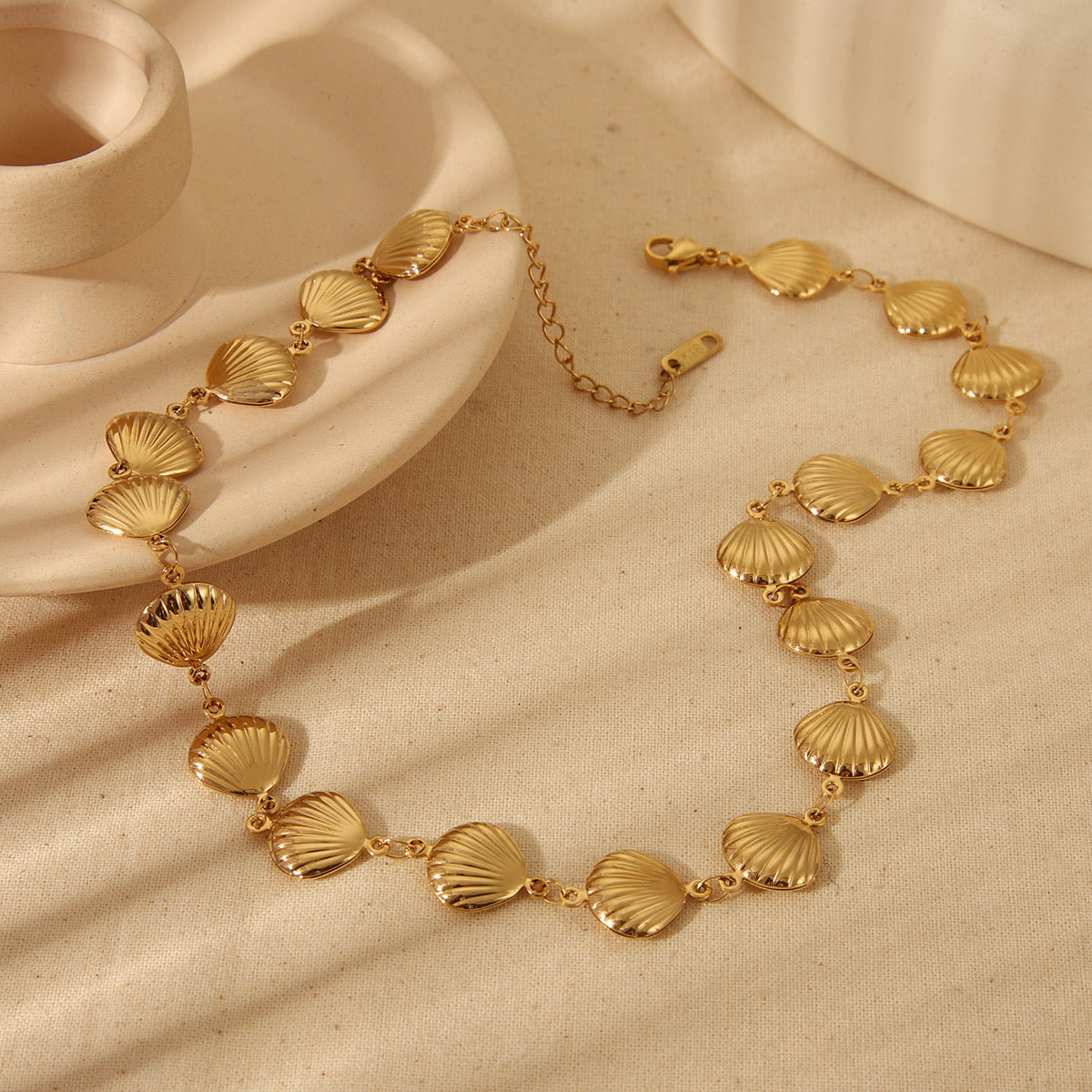 Summer gold choker