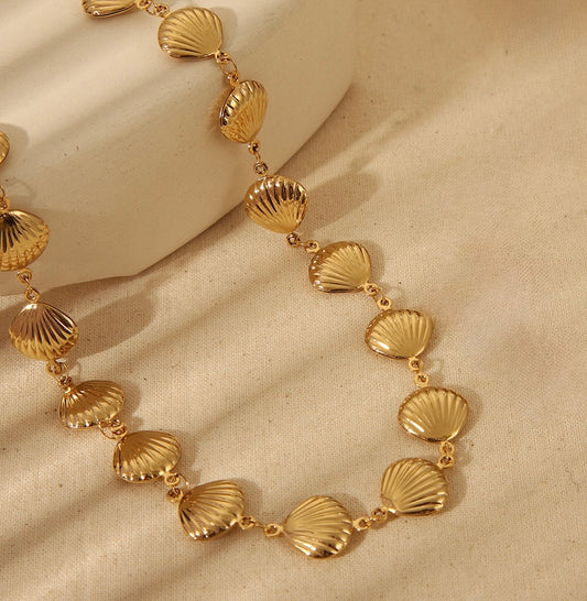 Summer gold choker