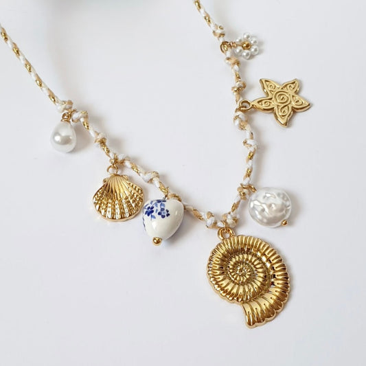 White knitted necklace