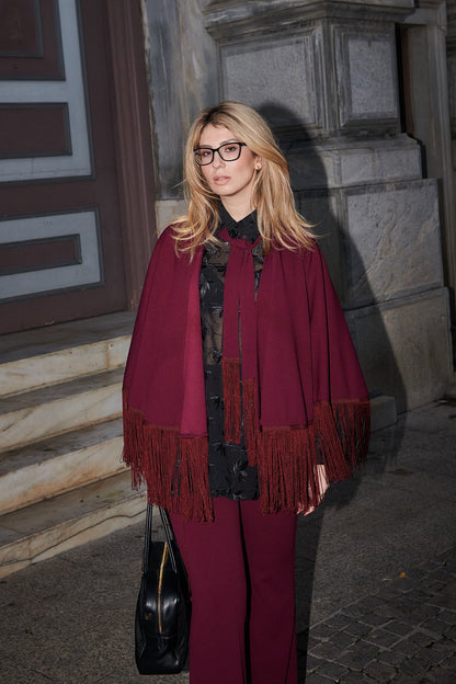 Kalliope Burgundy Cape